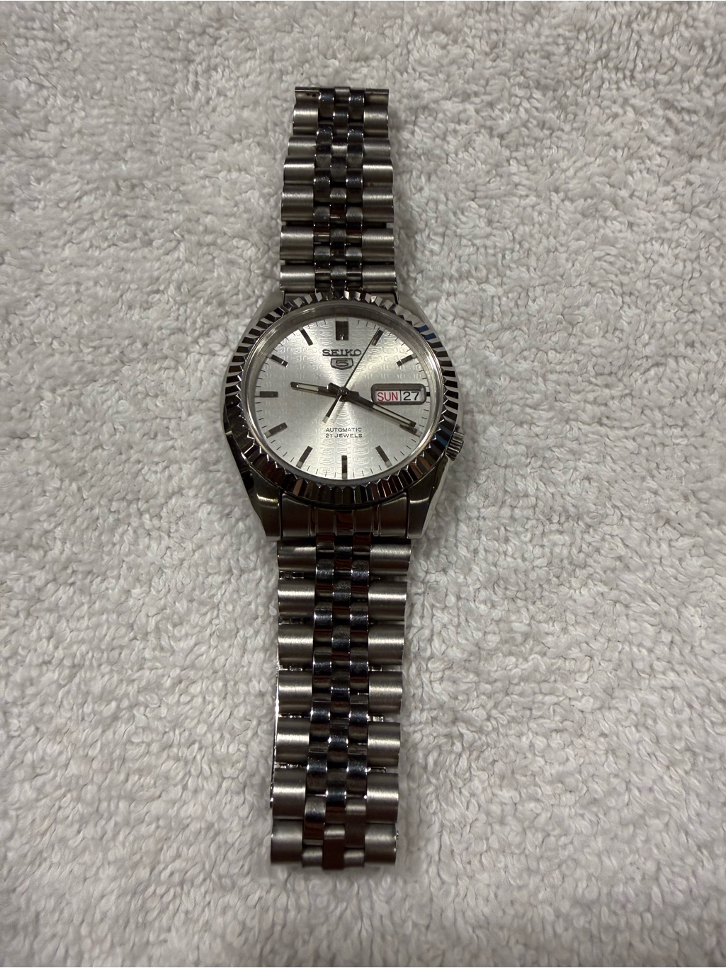 Seiko 5 Silver Automatic Fluted Bezel DayDate Watch